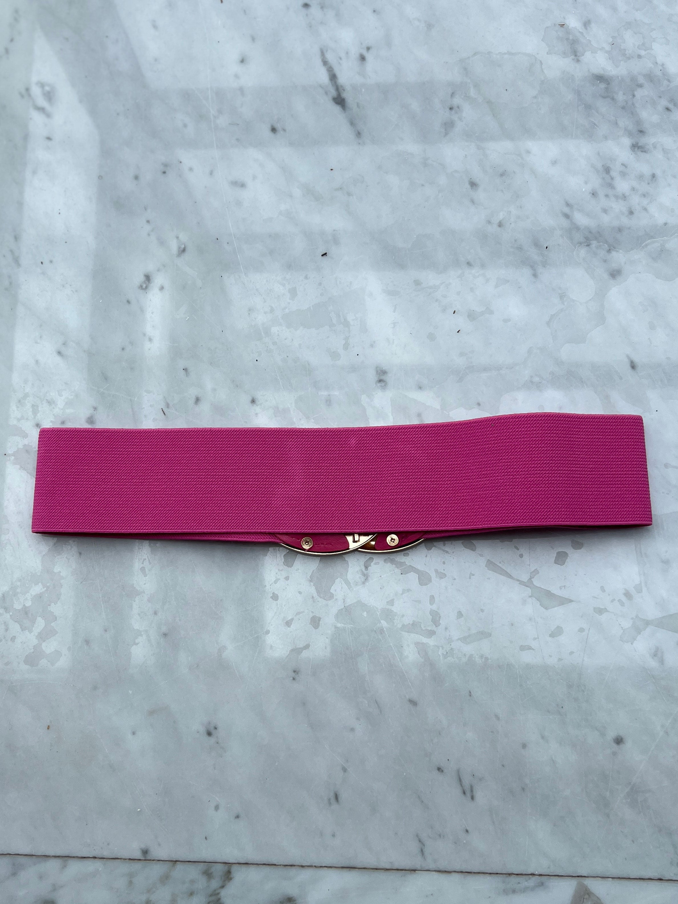 Nanna - Brett midjebälte med resår och guldspänne